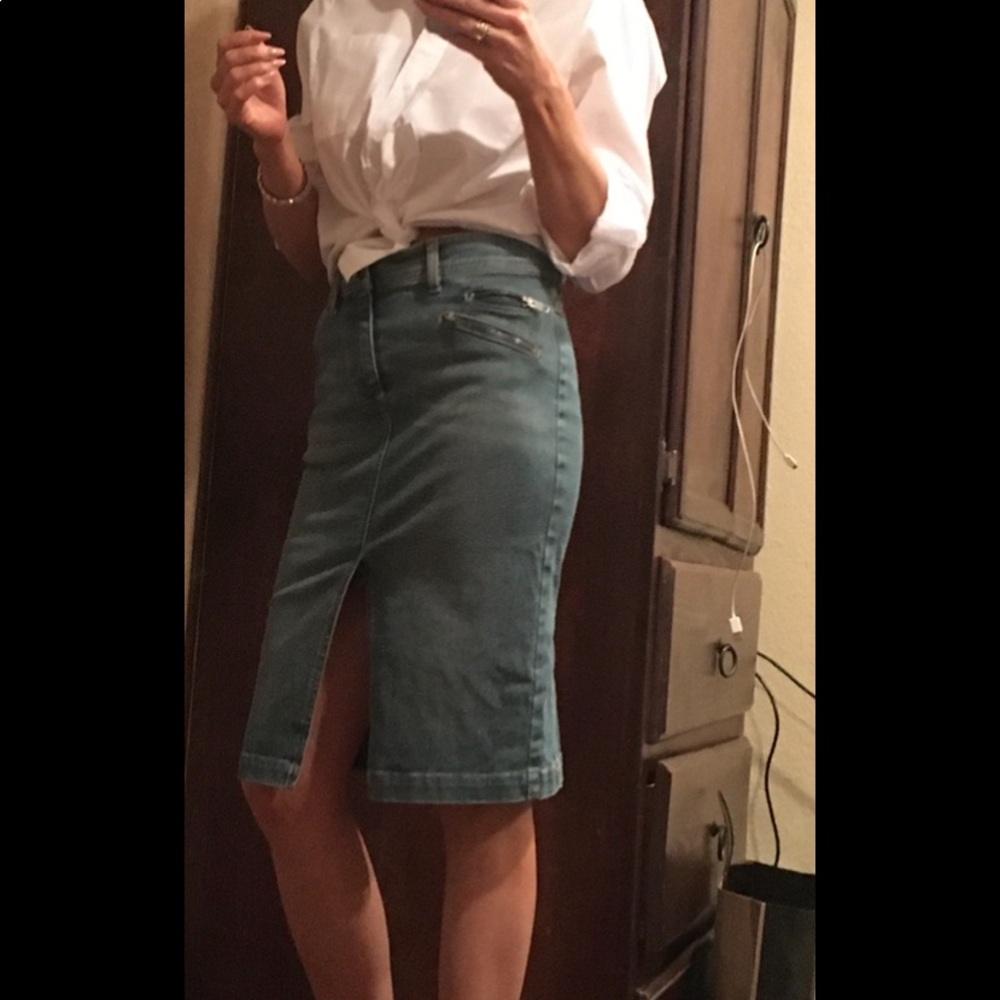 Mark Jacobs Denim Pencil Skirt with front slit and ruffle back. Size 4